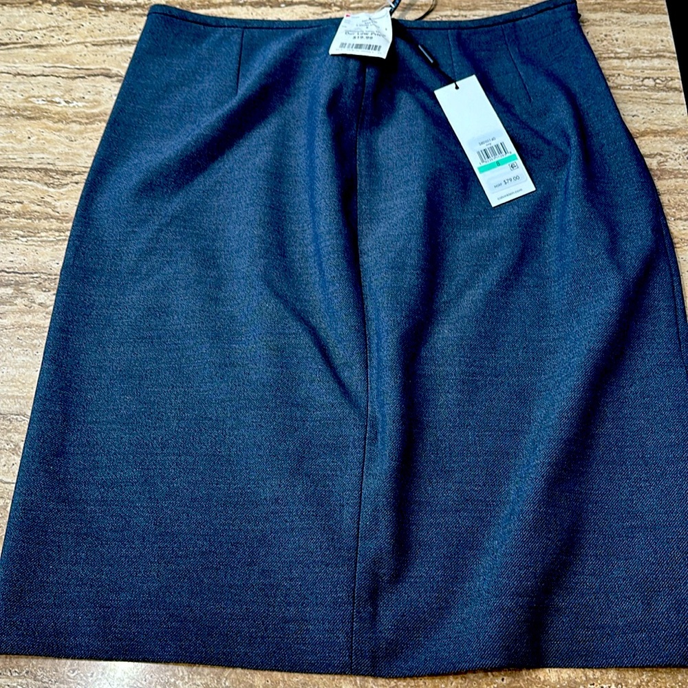 Calvin Klein  navy straight skirt size 8 with tickets